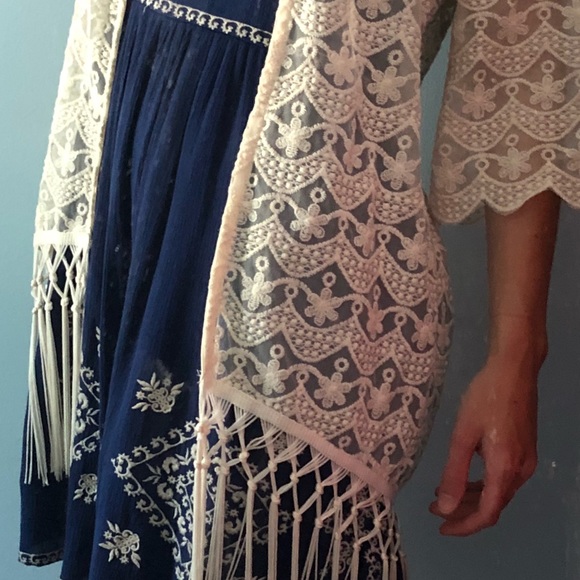 Francesca’s off white lace cardigan with fringe - Picture 5 of 7